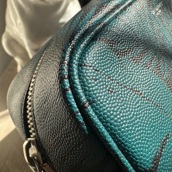 YSL Toiletry/Makeup/Cosmetic Pouch - Picture 11 of 16